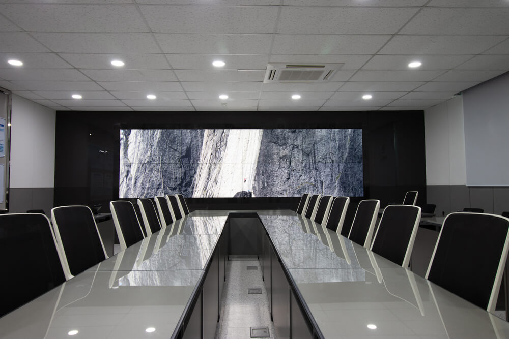 Touchscreen Video Wall in meeting room
